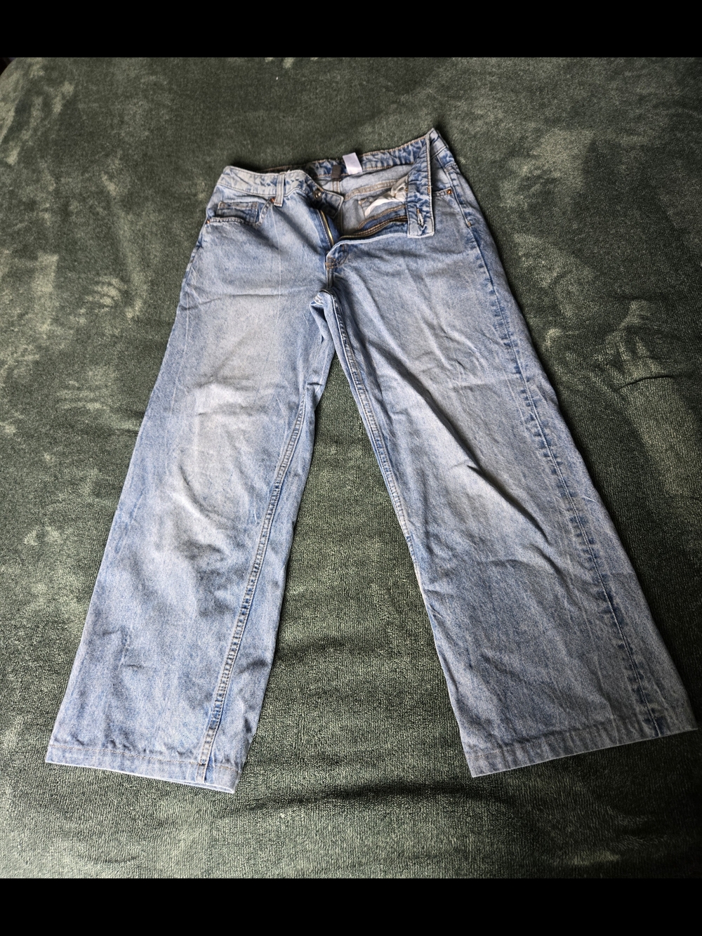 H&M Divided Light Wash Wide Leg Jeans — Size 4 💙